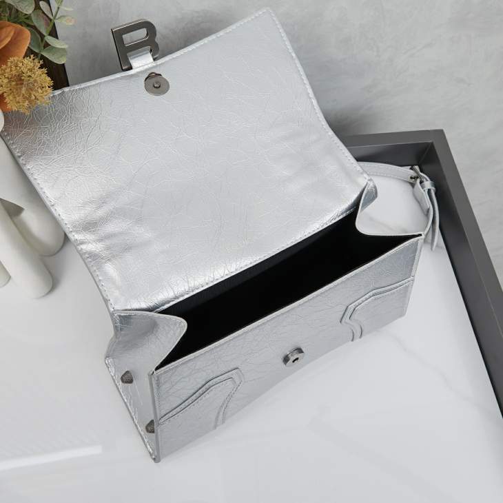 Picture of Balenciaga Handbags _SKUfw184283426fw